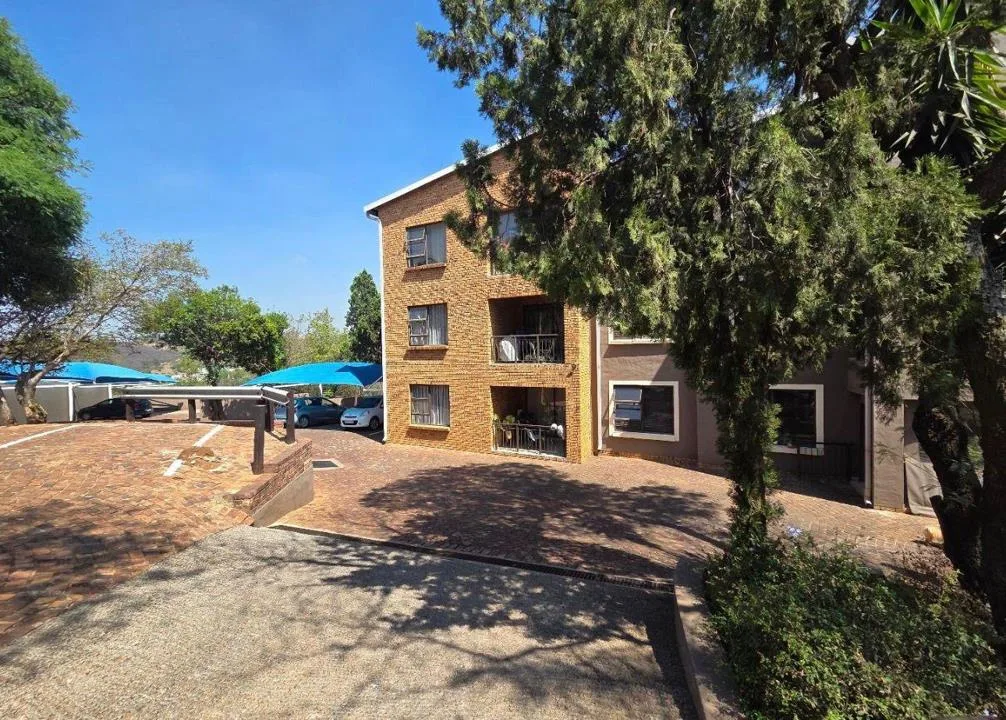 3 Bedroom Apartment / flat for sale in Mulbarton