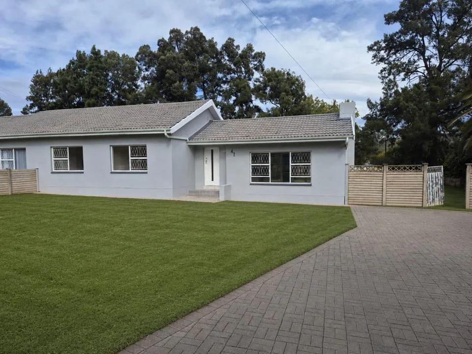 3 Bedroom Townhouse to rent in Blue Rise