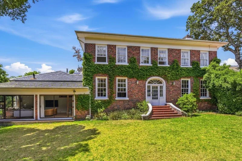 4 Bedroom House for sale in Claremont Upper