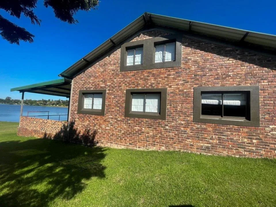 4 Bedroom House for sale in Badplaas