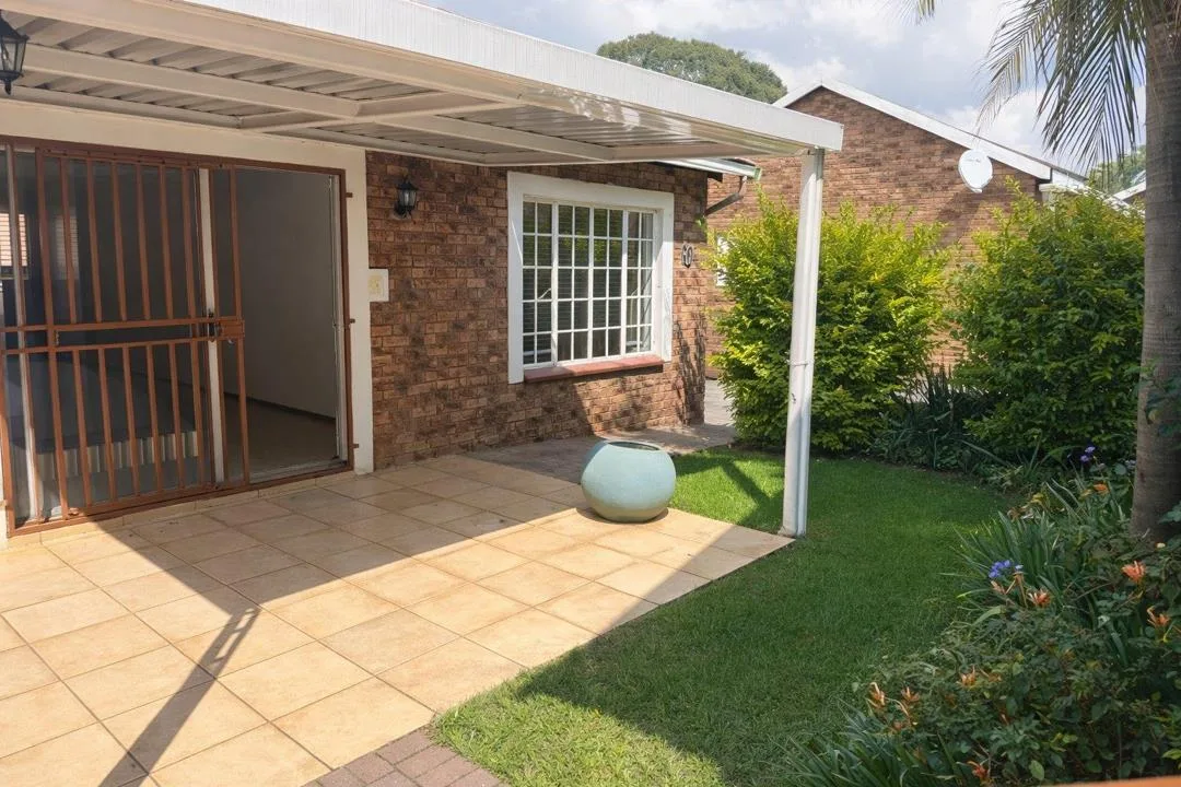 2 Bedroom Townhouse for sale in Honeydew Grove