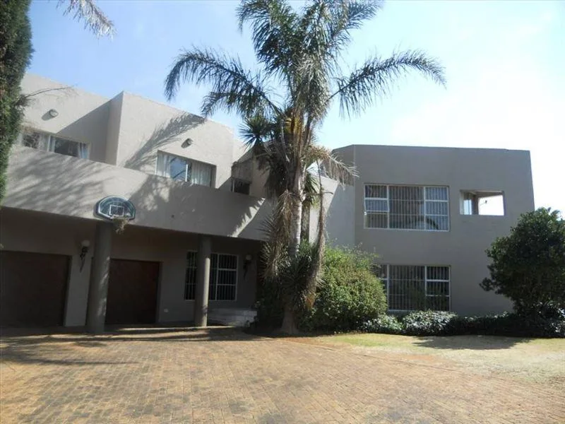 3 Bedroom House for sale in Sunward Park