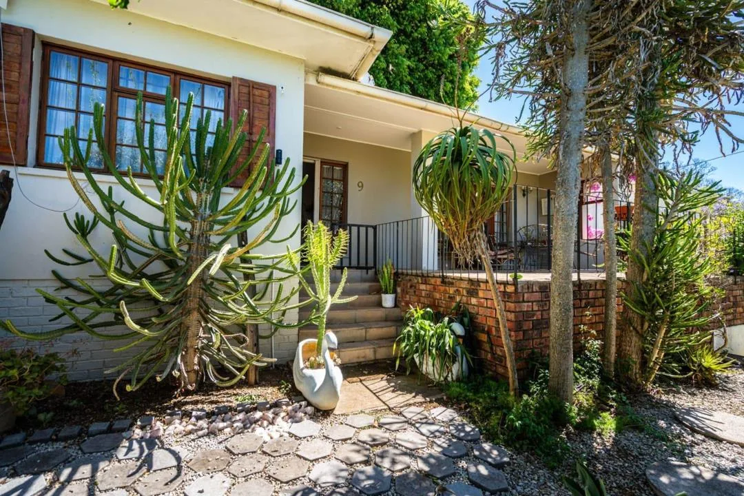 4 Bedroom House for sale in Oatlands