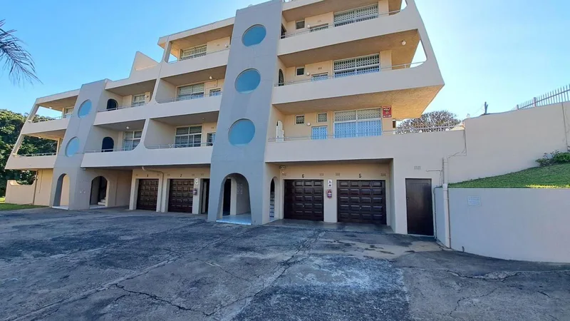 2 Bedroom Apartment / flat for sale in Manaba Beach