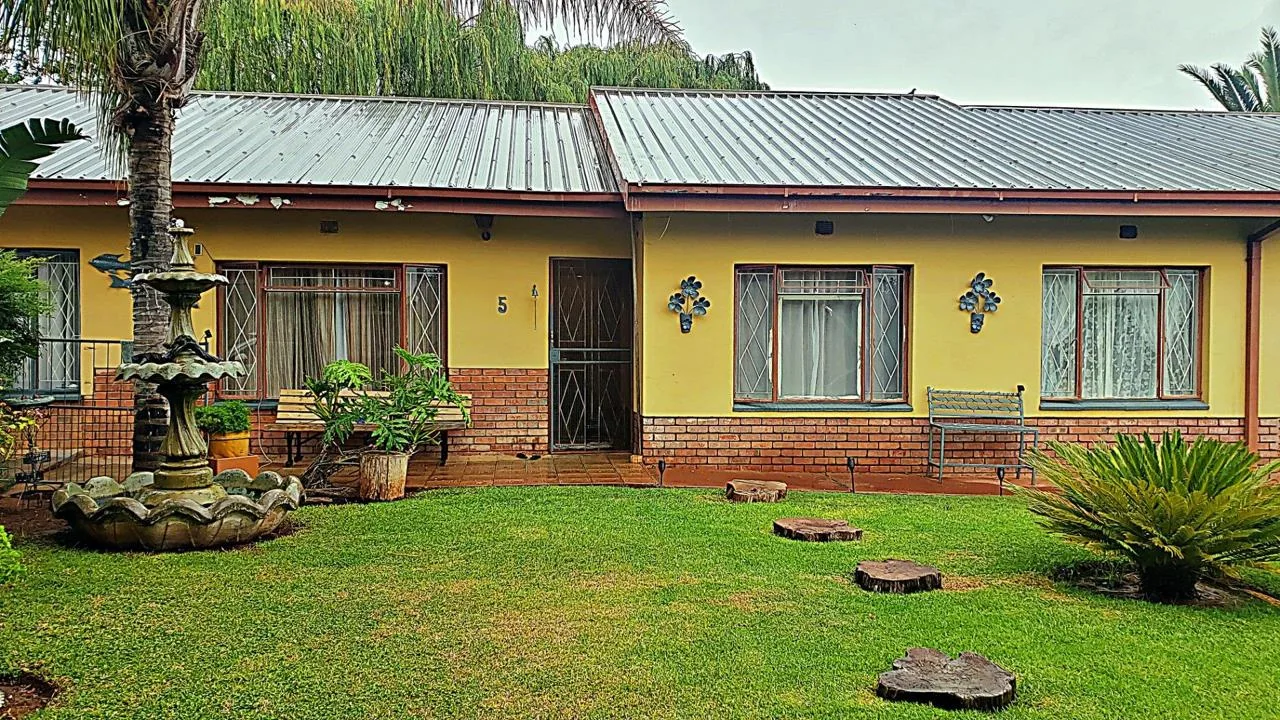 4 Bedroom House for sale in Warrenton