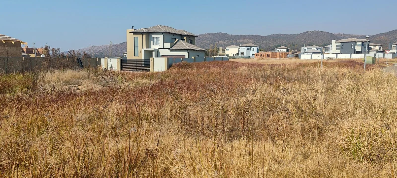 550 m² Land available in Everglades Estate