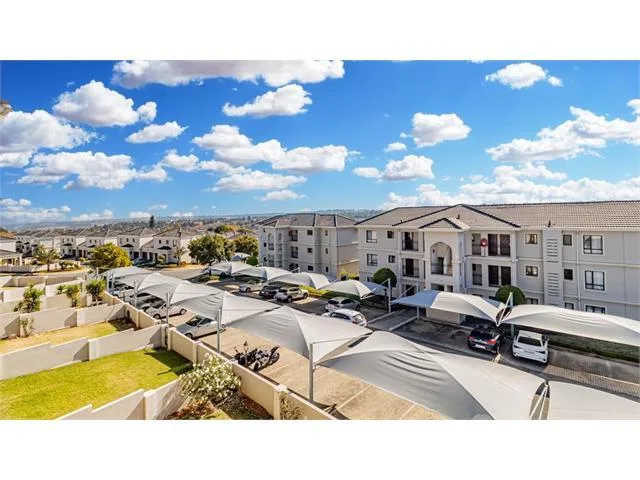 Property to rent in Summerset