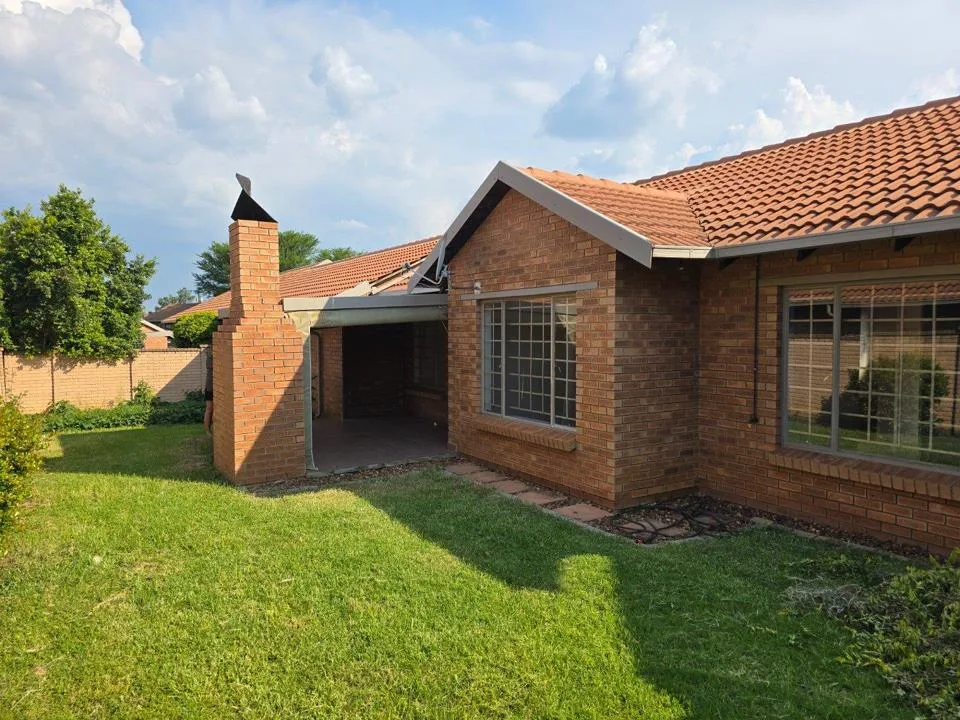 3 Bedroom Townhouse for sale in Willow Park Manor