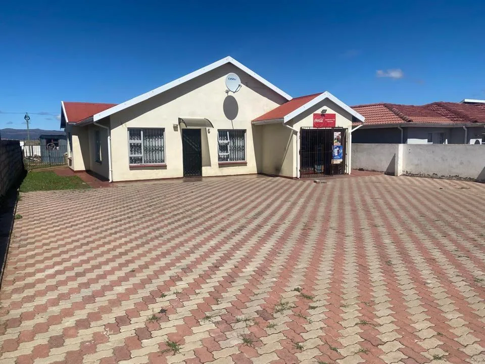 House for sale in Queensview Park