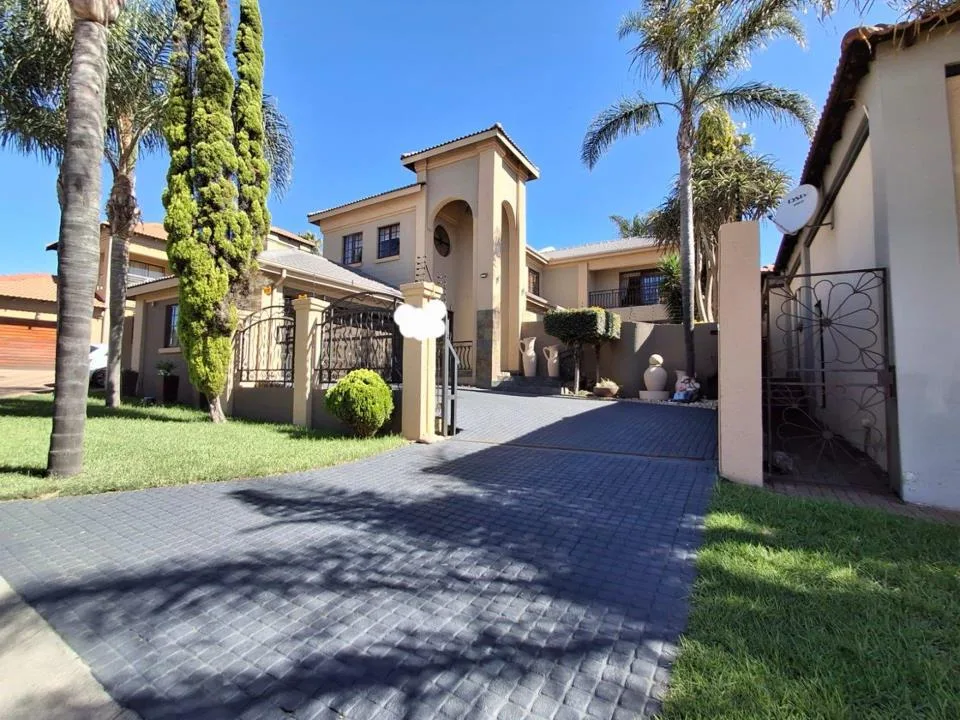 3 Bedroom House for sale in Ben Fleur
