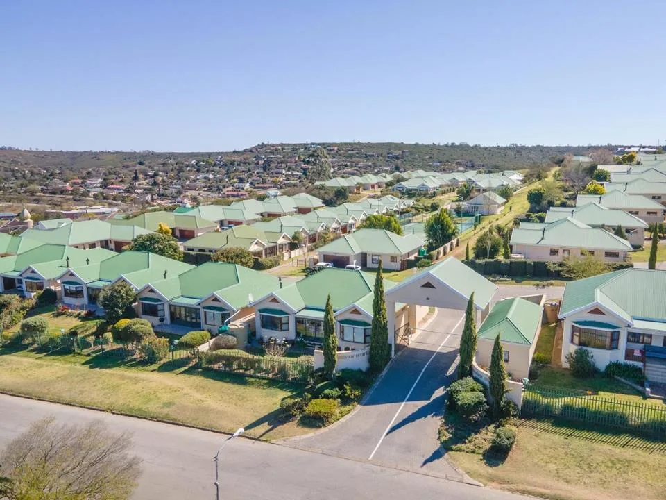 4 Bedroom Townhouse for sale in Kingswood