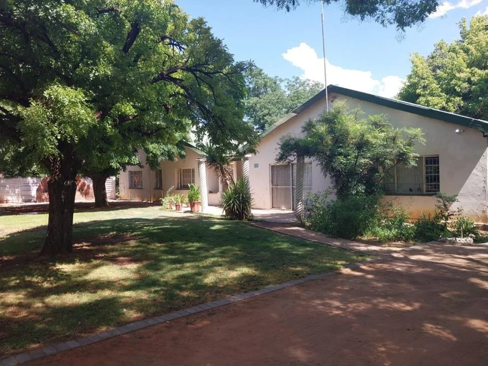 4 Bedroom House for sale in Ritchie