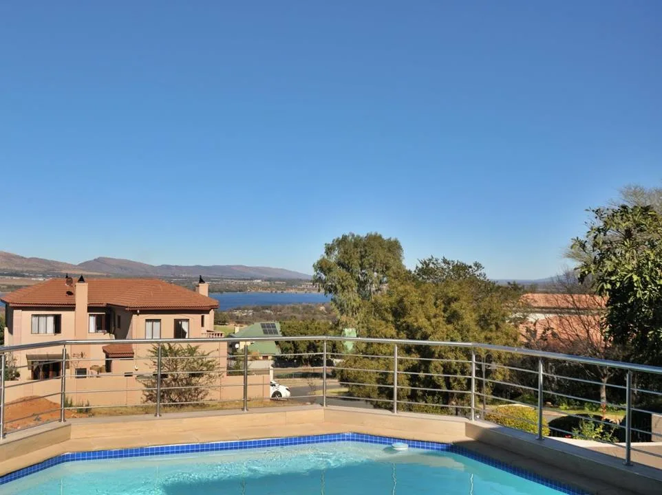 4 Bedroom House for sale in Kosmos Ridge