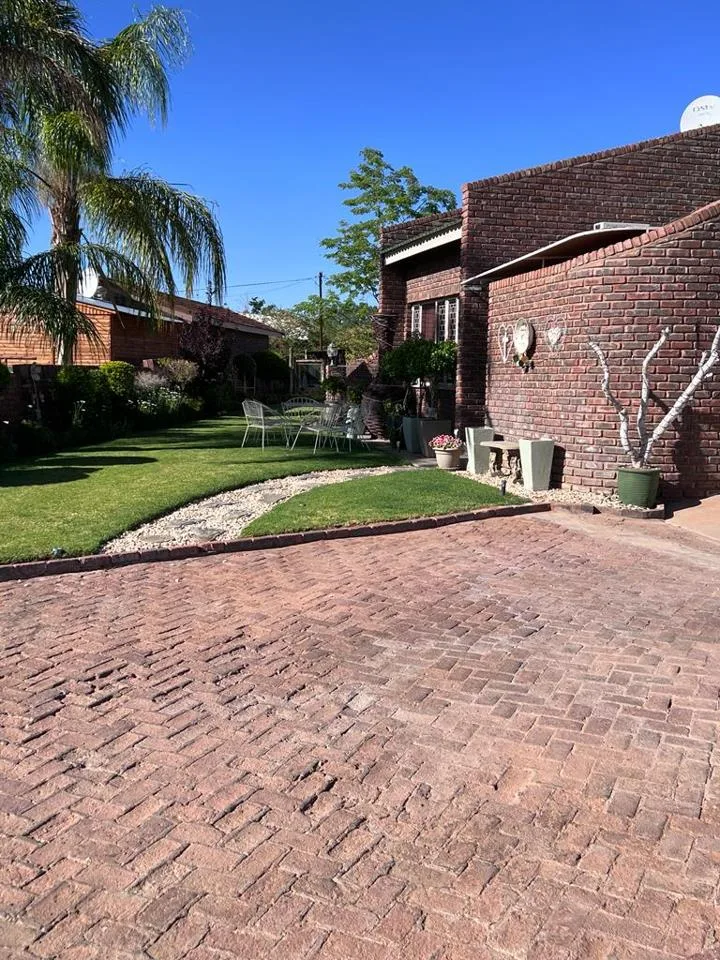3 Bedroom House for sale in Kakamas