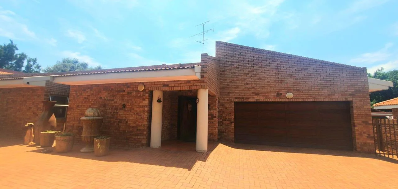 4 Bedroom Townhouse for sale in Three Rivers
