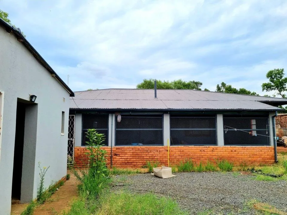 3 Bedroom House for sale in Beaconsfield