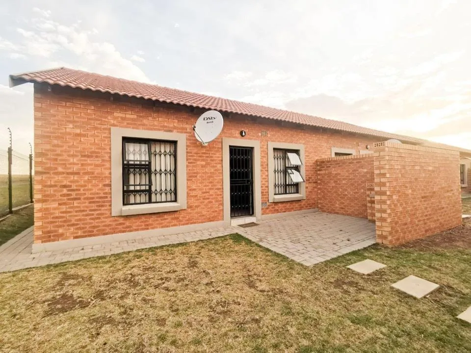 3 Bedroom Townhouse for sale in Terra Nova