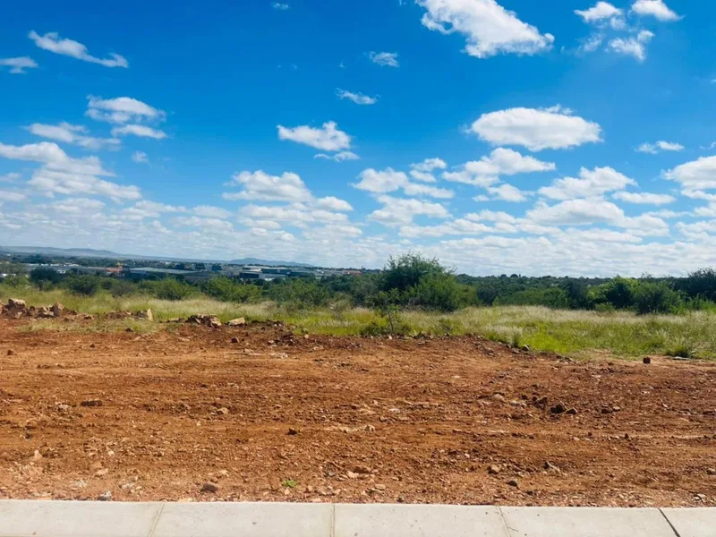 972 m² Land available in Bendor