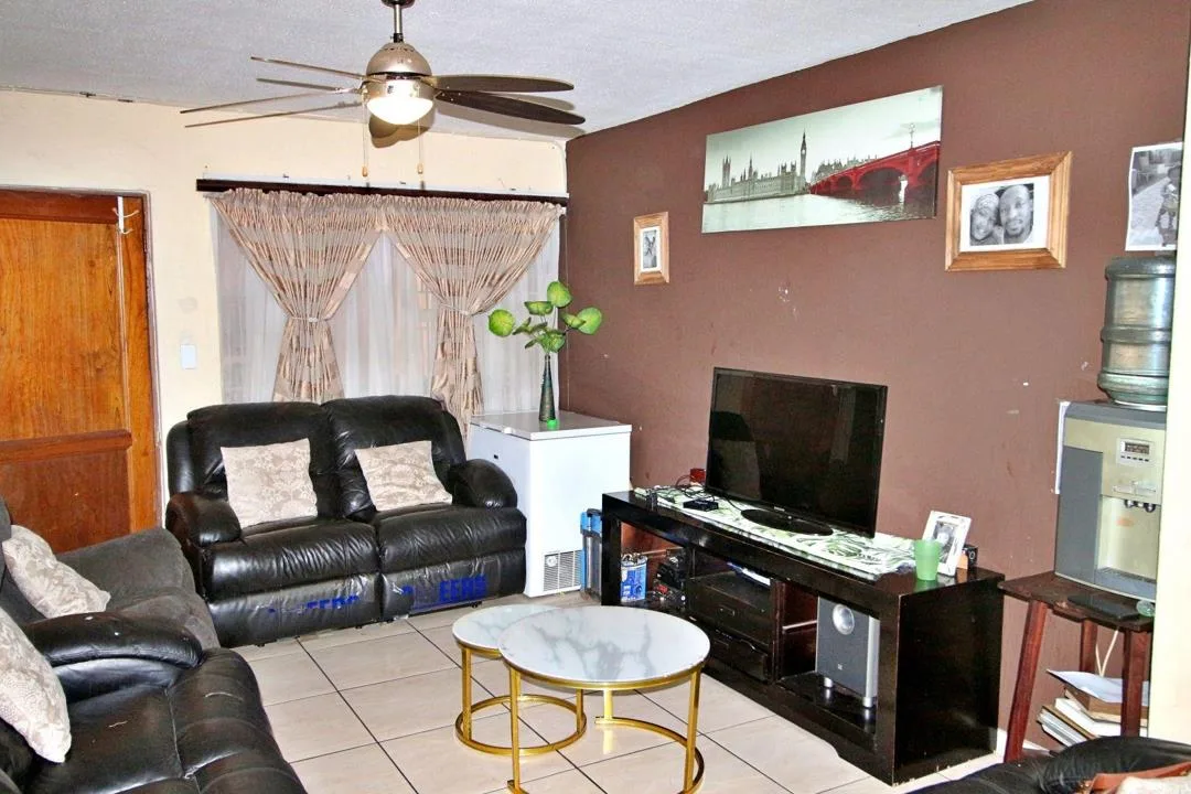 2 Bedroom Townhouse for sale in Edleen