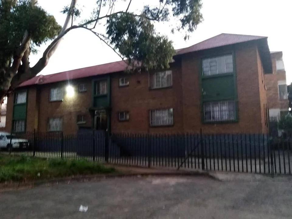 8 Bedroom House for sale in Rosettenville