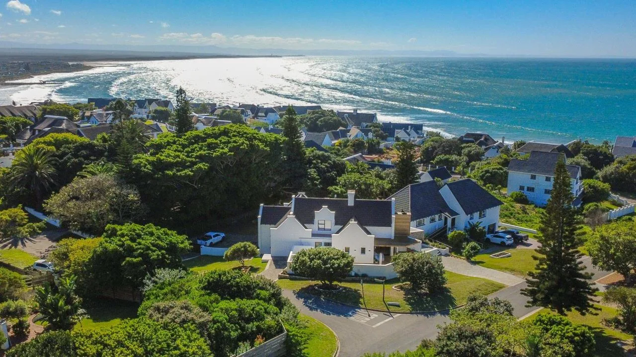 5 Bedroom House to rent in St Francis Bay Village