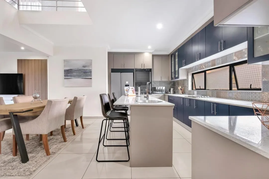 4 Bedroom House for sale in Strubensvallei