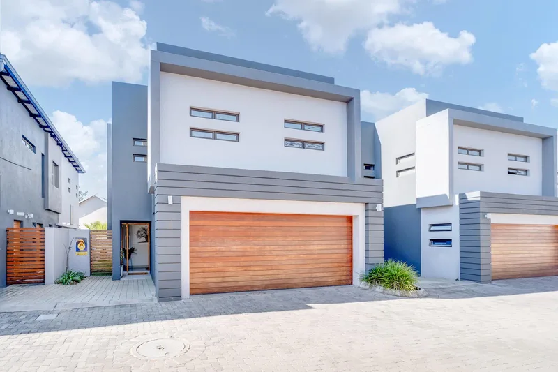 3 Bedroom House in Bryanston