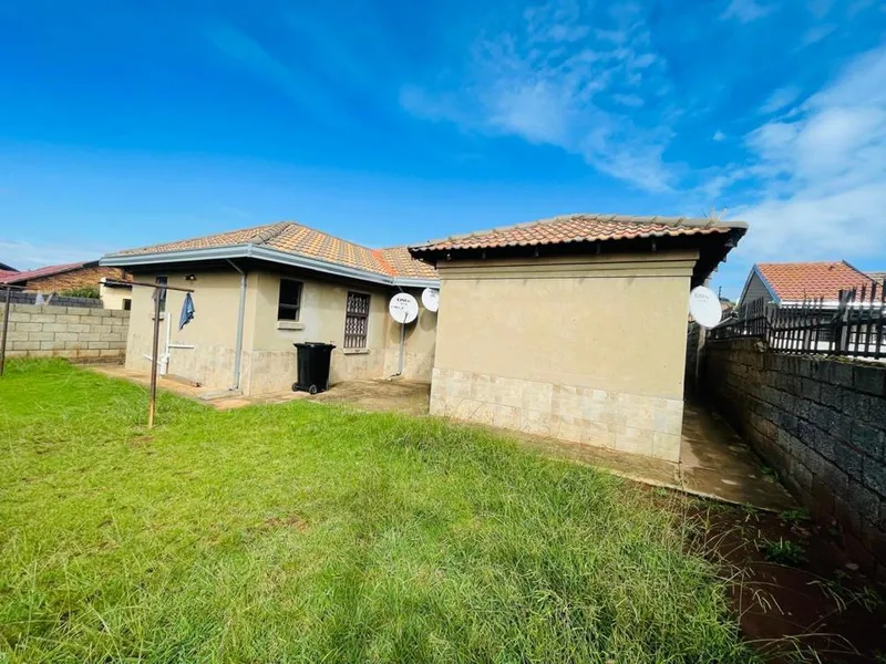 4 Bedroom House for sale in Vosloorus Ext 2