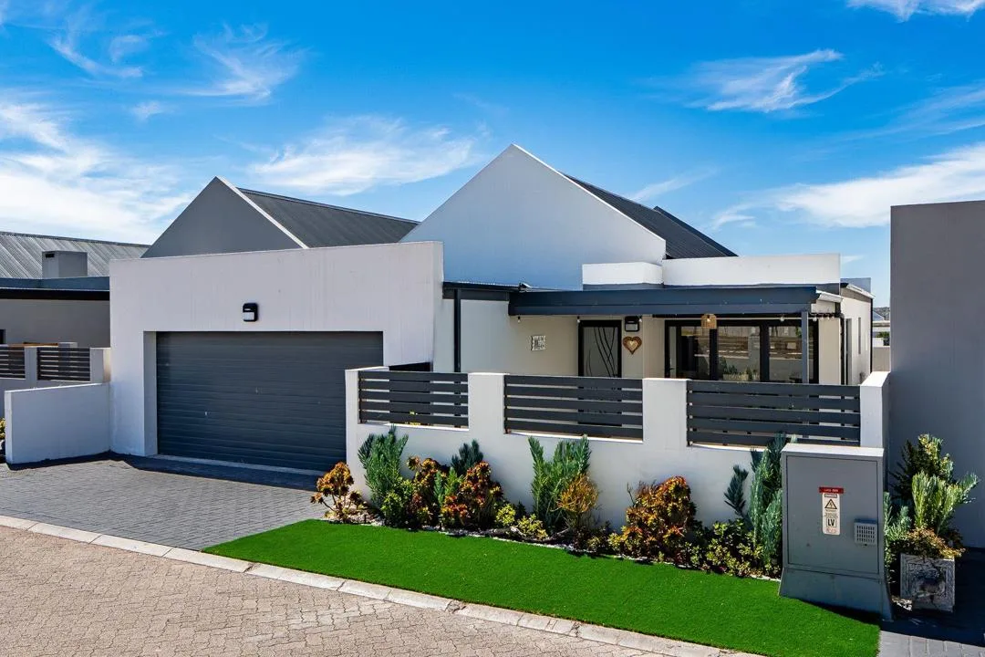 2 Bedroom House for sale in Laguna