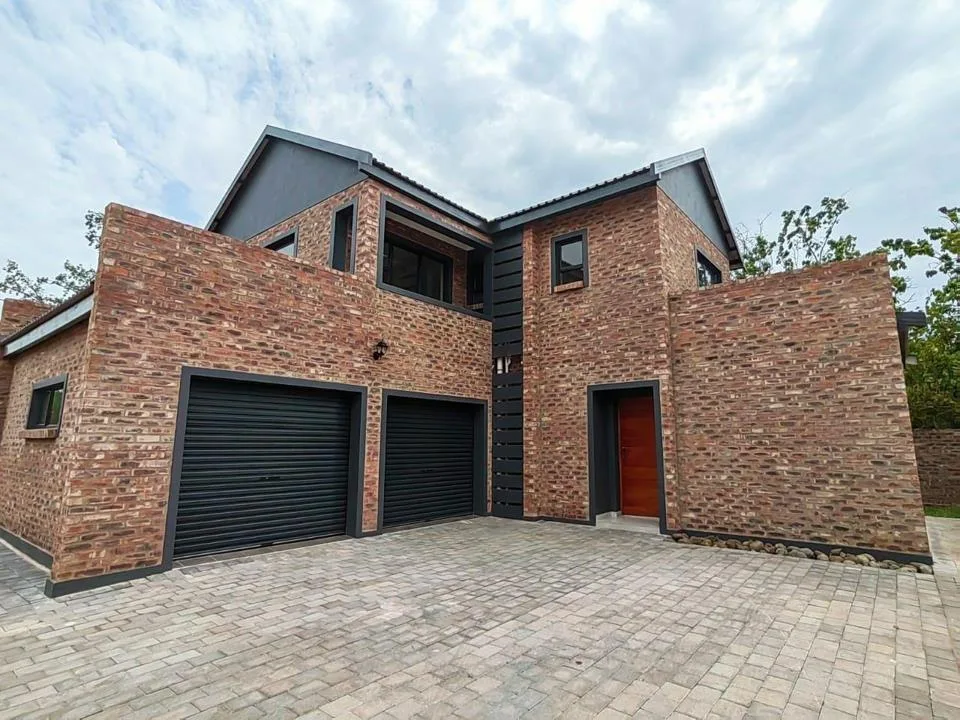 3 Bedroom House for sale in Van Der Hoff Park