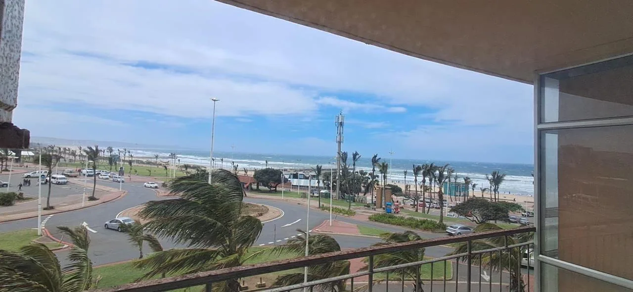 2 Bedroom Apartment / flat for sale in North Beach