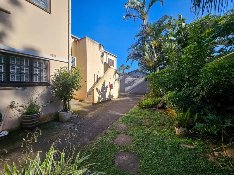 3 Bedroom Townhouse to rent in Amanzimtoti