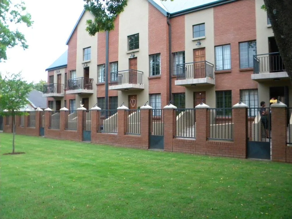 0.5 Bedroom Apartment / flat for sale in Bult South