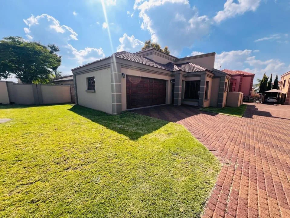 2 Bedroom House to rent in Reyno Ridge