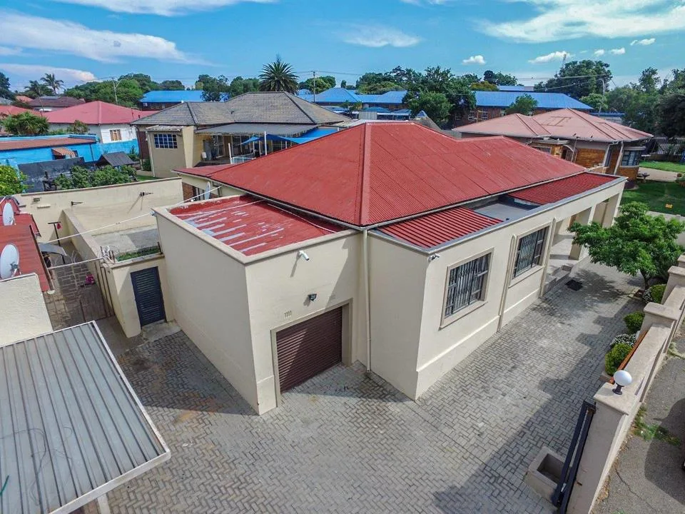 7 Bedroom House for sale in The Hill