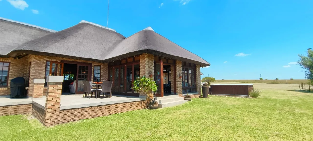 3 Bedroom House for sale in Oranjeville