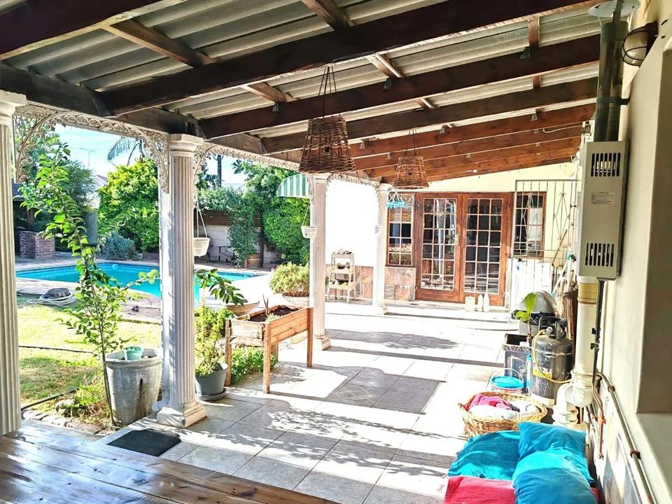 5 Bedroom House for sale in Bothasrus