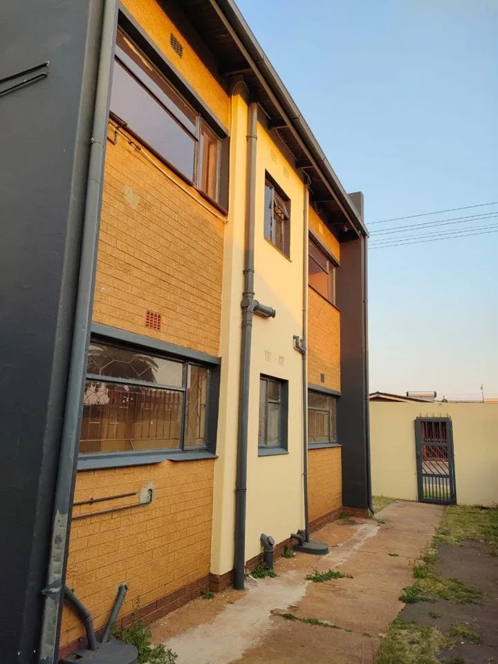 7 Bedroom House for sale in Lenasia