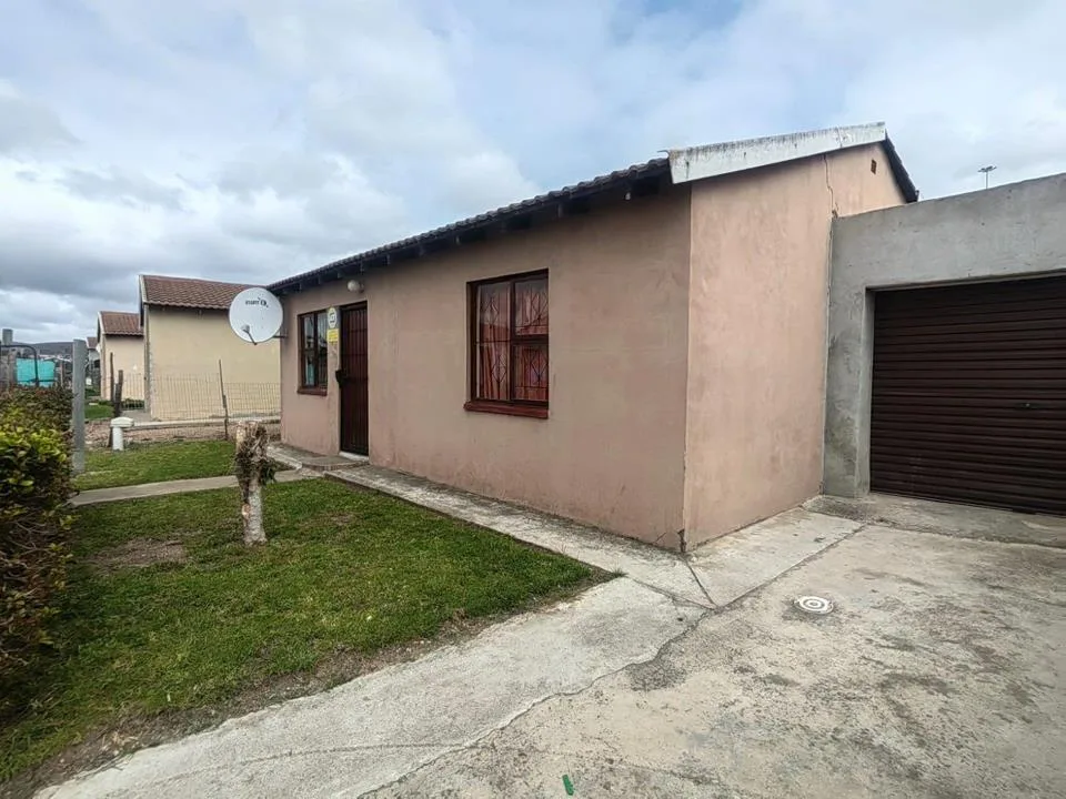 2 Bedroom House for sale in Bloemendal