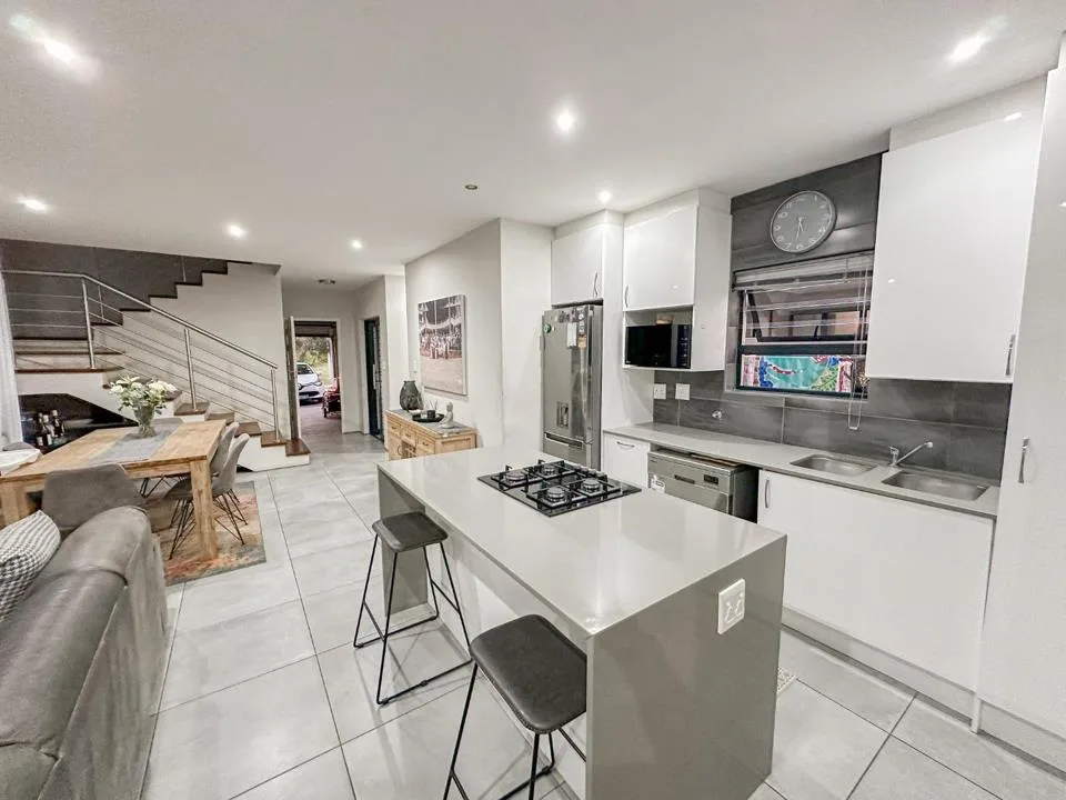 3 Bedroom House for sale in Olympus AH