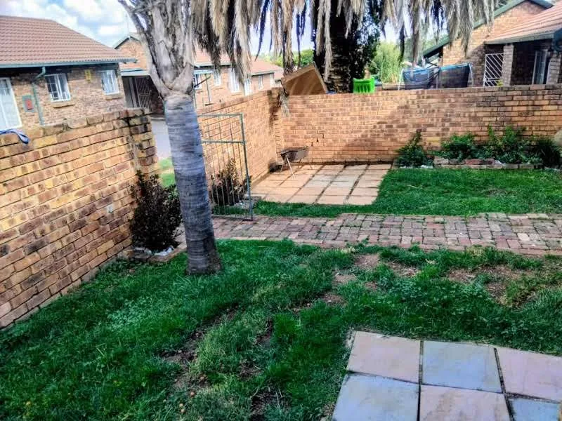 3 Bedroom Townhouse for sale in Birchleigh