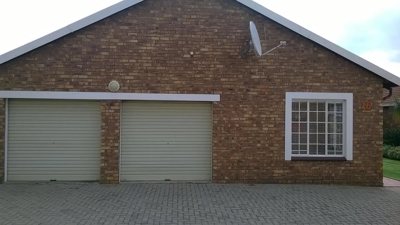 2 Bedroom Townhouse for sale in Wilro Park