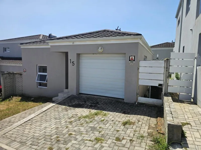 2 Bedroom Townhouse for sale in Nahoon Valley
