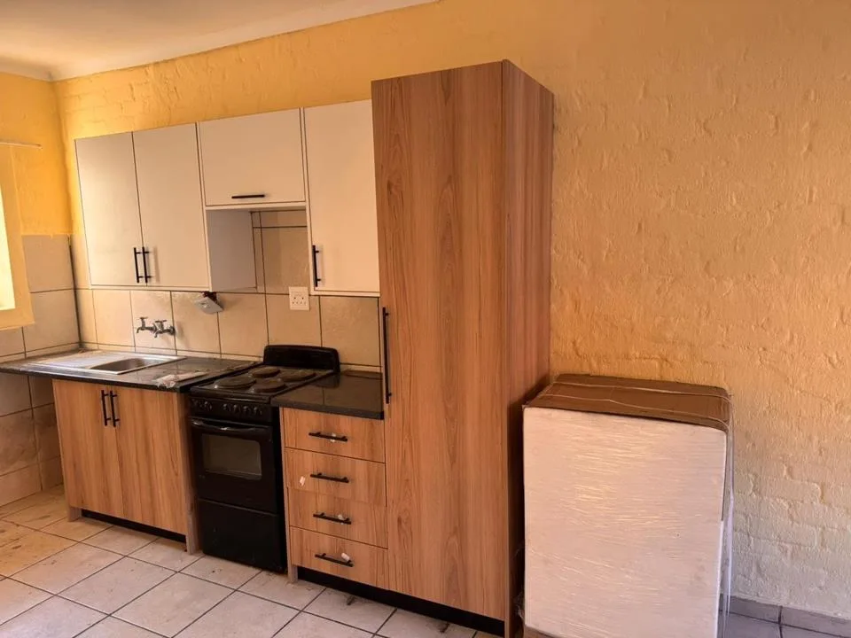 2 Bedroom Apartment / flat to rent in Oos Einde
