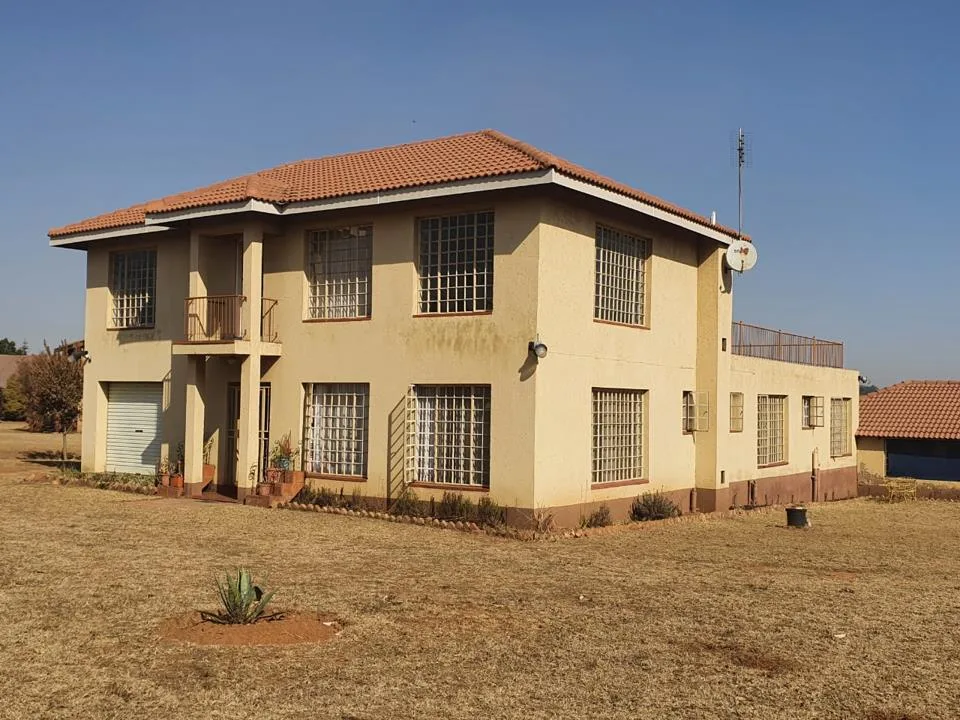 6 Bedroom House for sale in Golden Mile Estate
