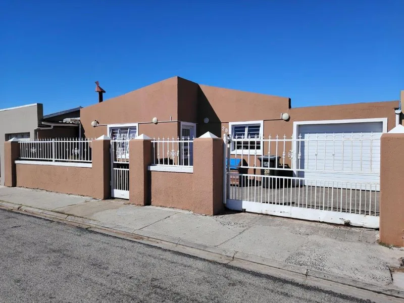 3 Bedroom House for sale in Bay View