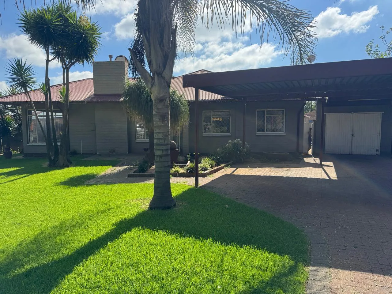 Property to rent in Brenthurst