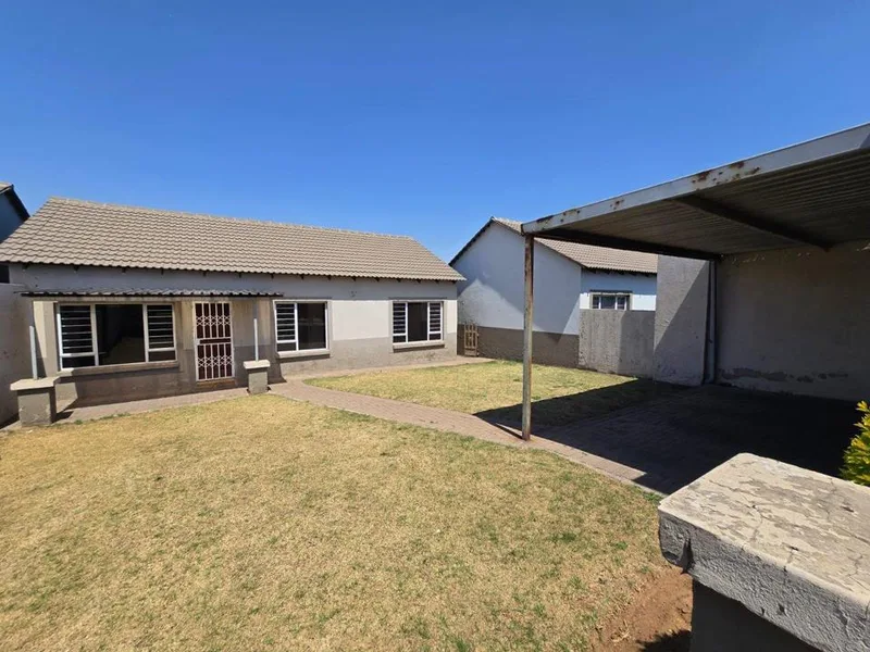 3 Bedroom House for sale in Tasbet Park