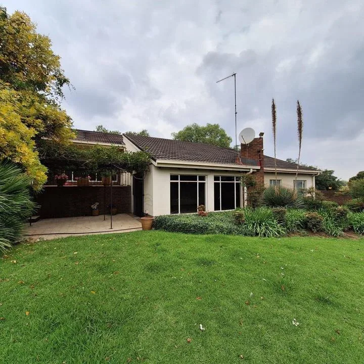 4 Bedroom House for sale in Frankfort