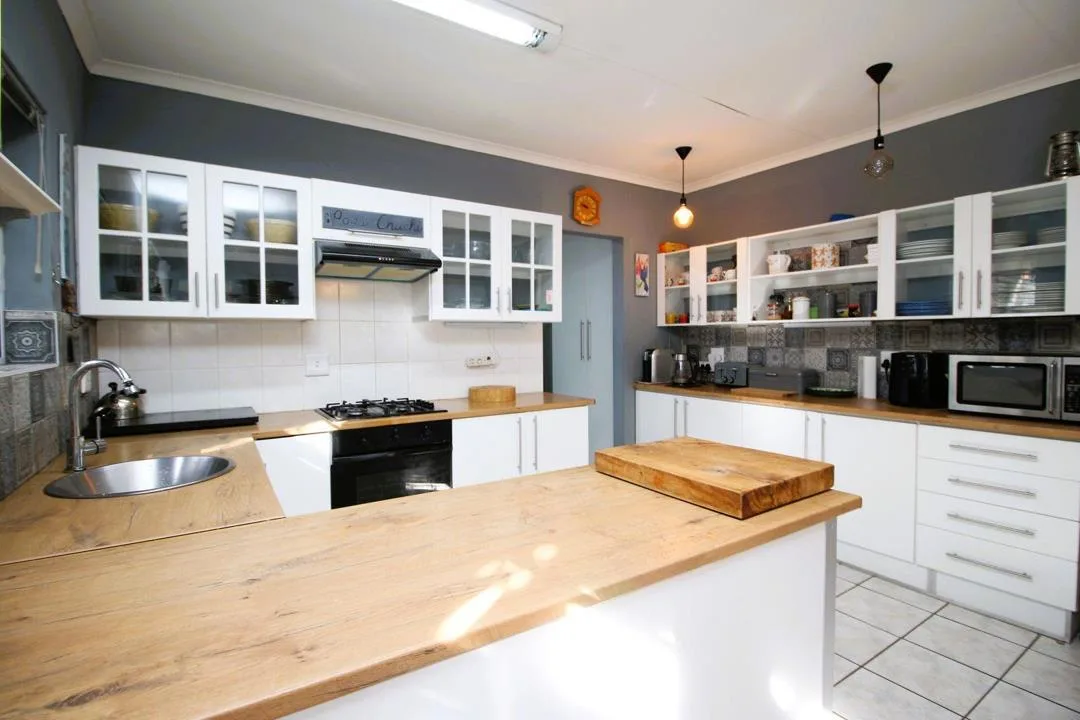 4 Bedroom House for sale in Beacon Bay
